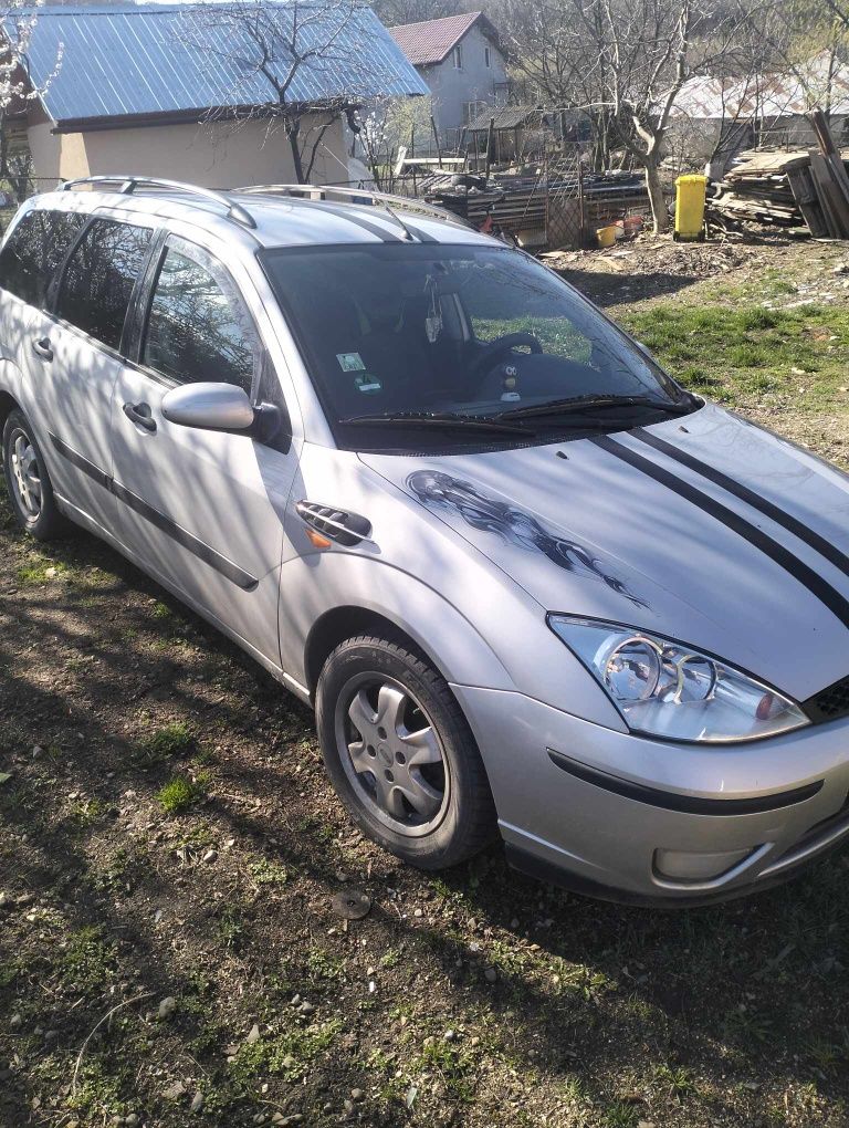 Vând Ford focus 1.6