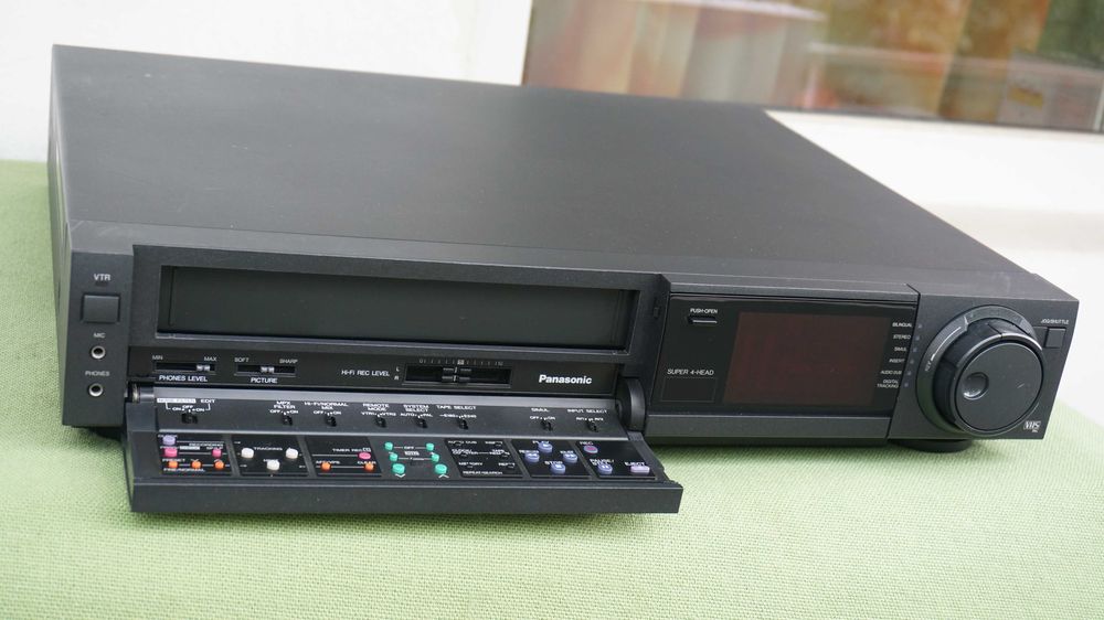 Video recorder VHS Panasonic NV-F75 stereo Hi-Fi DEFECT