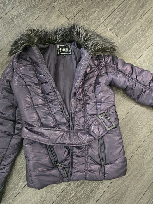 Geacă mov de damă ,purtată o dată