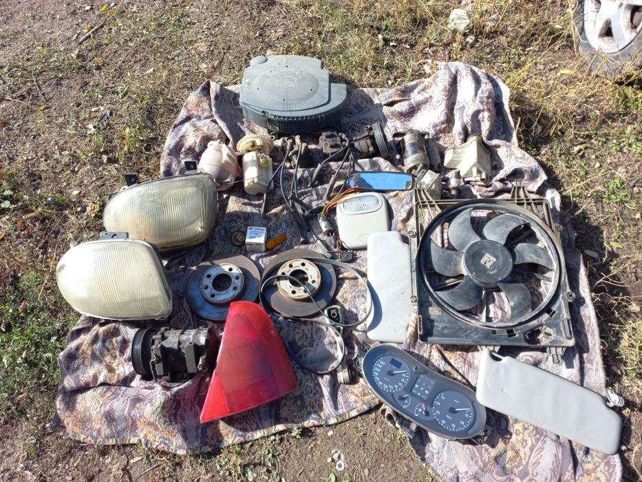 Vând piese pentru Renault Clio 2