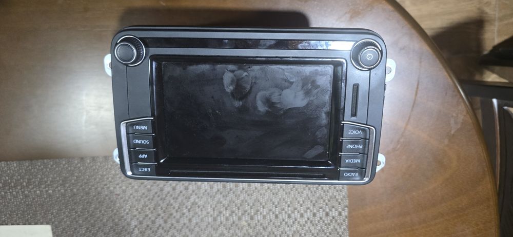 Vând navigație mare vw