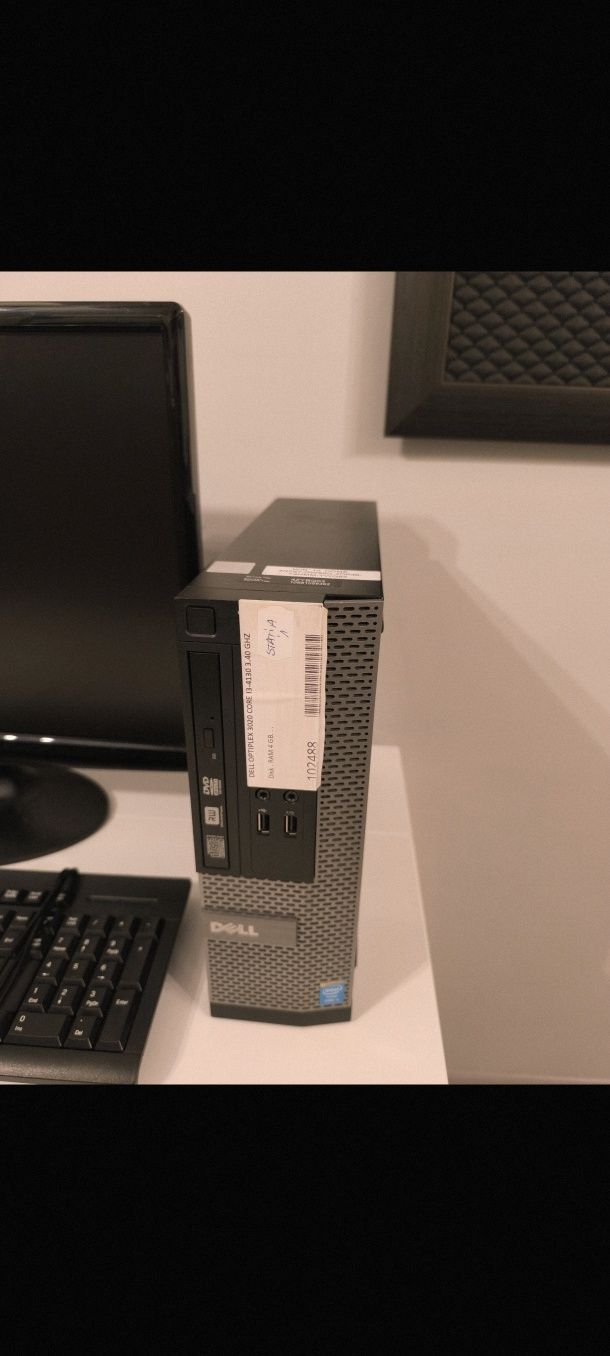 De vânzare pachet monitor, unitate, tastatura, mouse noi