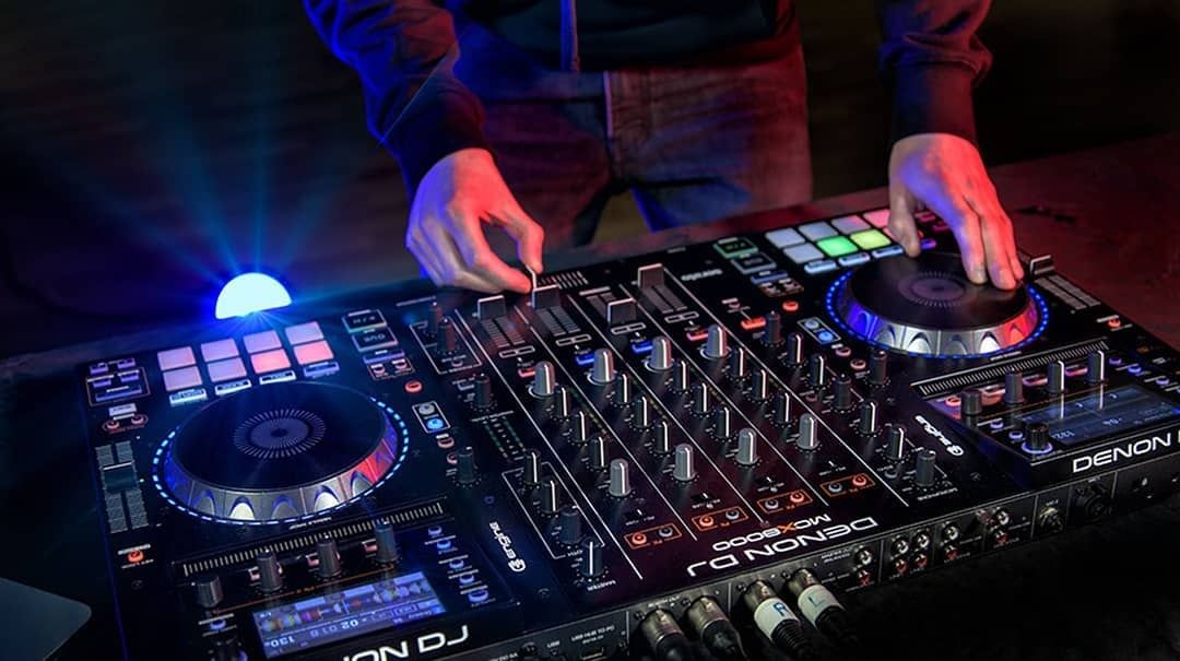 DJ Хизмати Ту́й ва Тадбирларга Рангбаранг Чироклар  ва Диджей хизмати