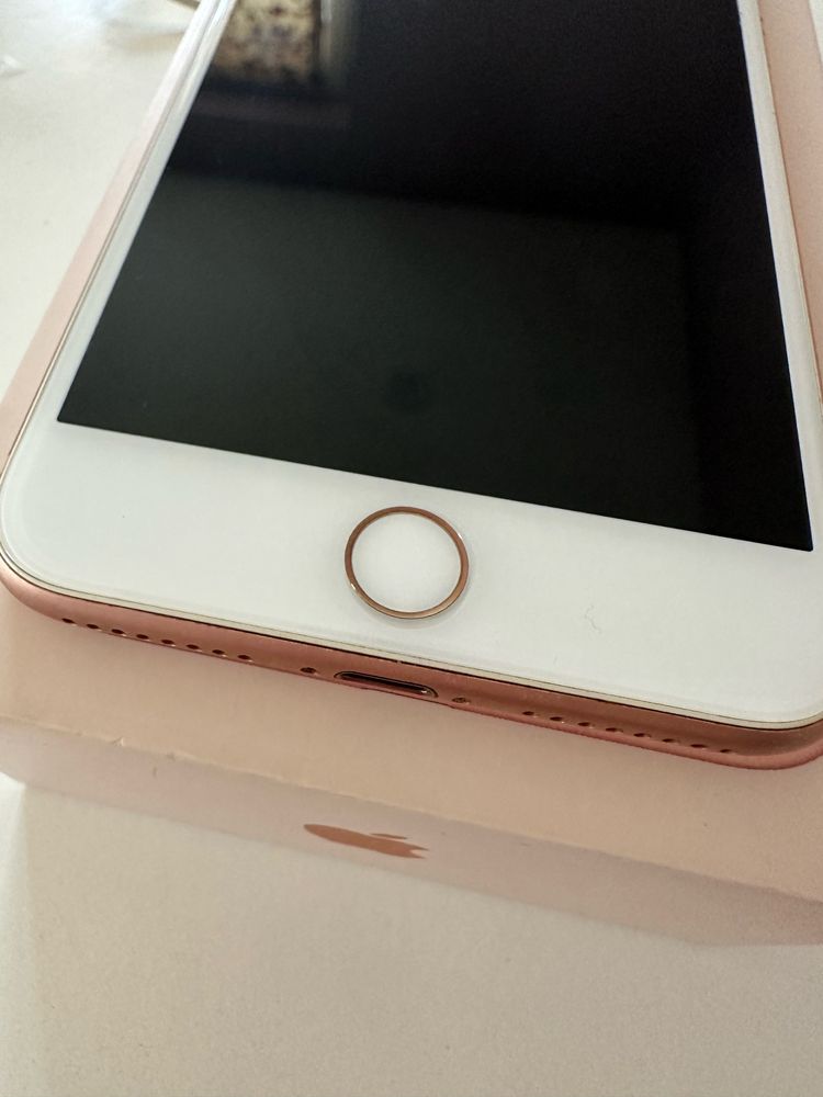 В отлично състояние! iPhone 8 plus, 64GB, rose gold,