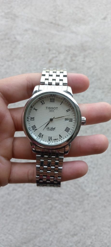 Продаётся механические часы Tissot