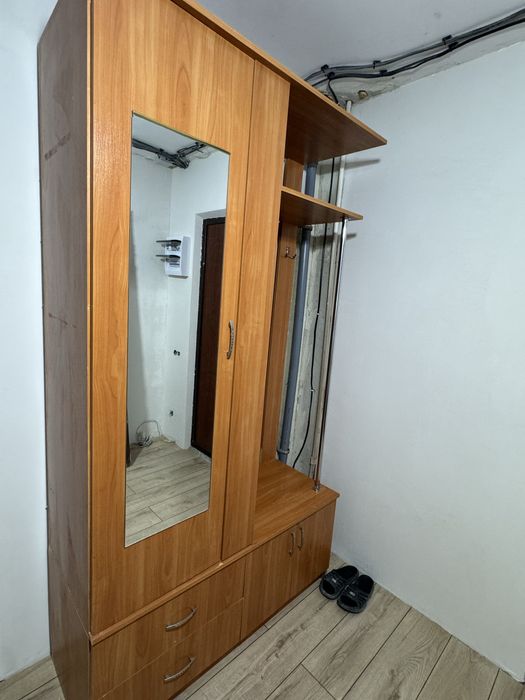 Продам шкаф в прихожую, в хорошем состоянии