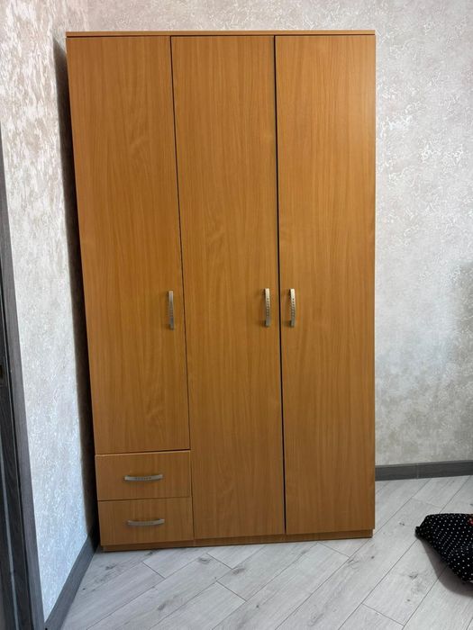 Продам шифоньерв хорошем состоянии