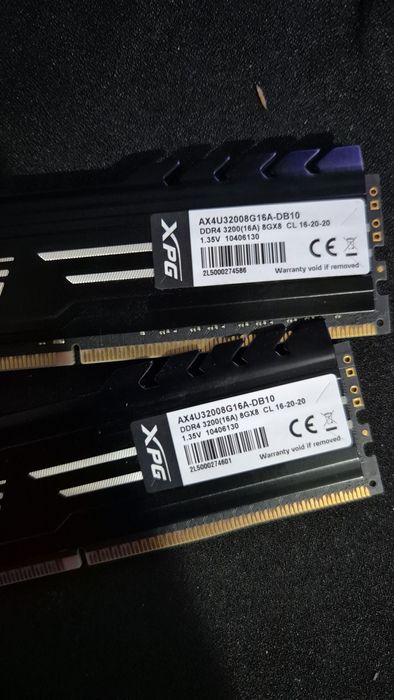 Memorie RAM Adata XPG Gammix D10 16gb 3200MHz Cl 16 Dual Channel