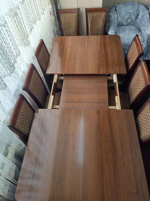 Продается стол и стулья