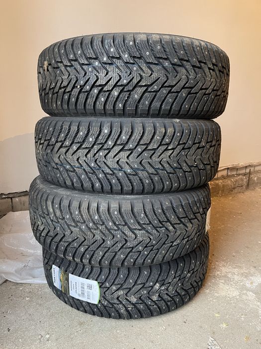 Зимние шины Nokian Nordman 8 SUV 235/60 R18 XL 107T