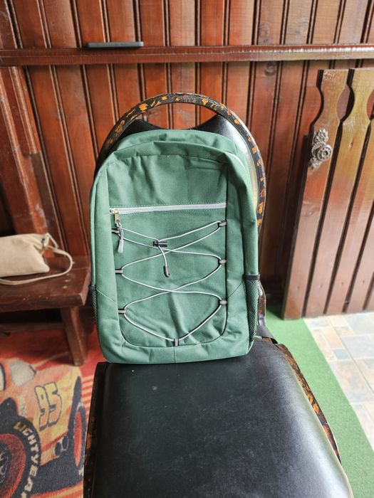 Ghiozdane noi, cu etichetă- 4 bucăți