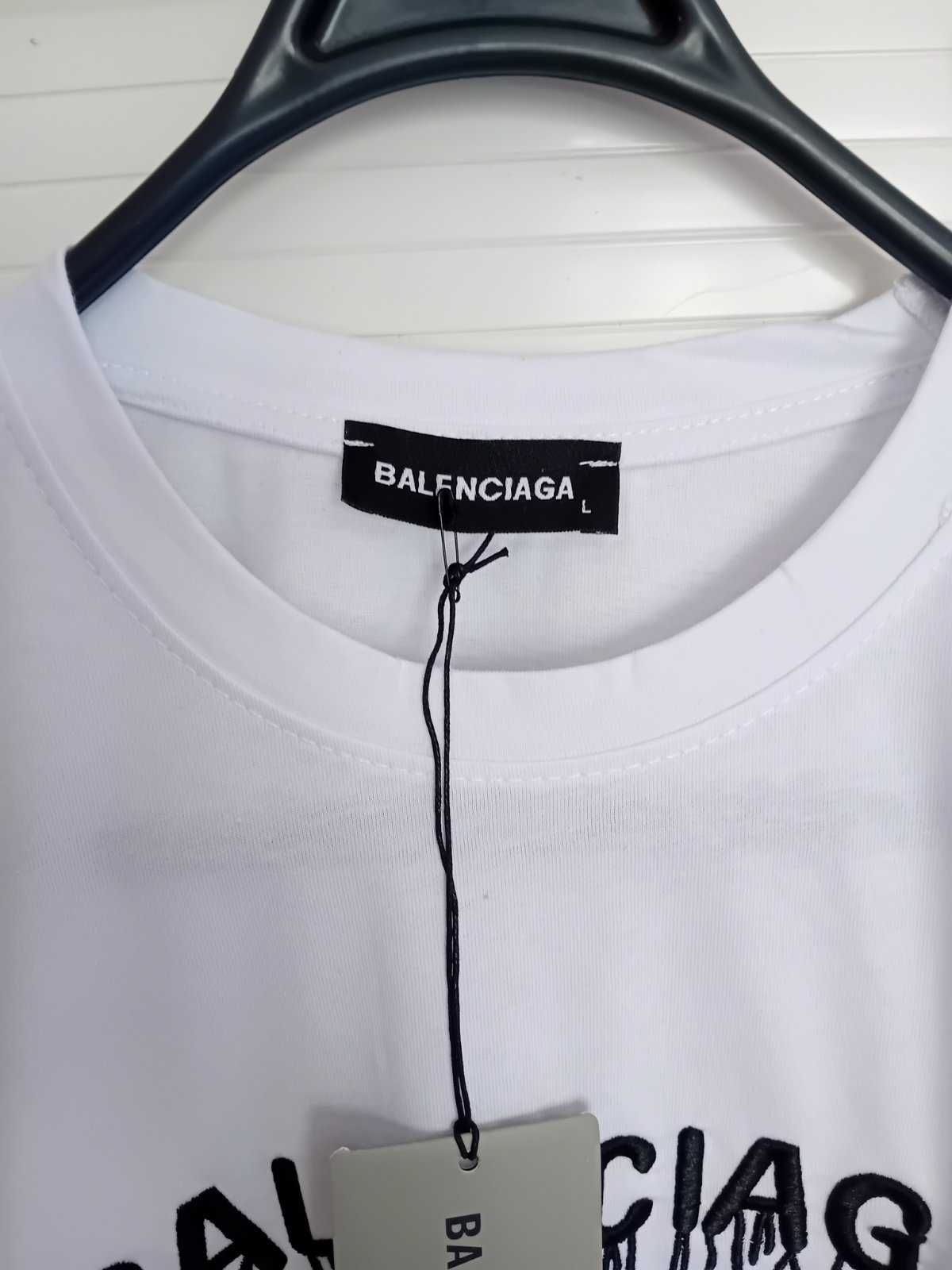 Чисто нова оригинална тениска Balenciaga