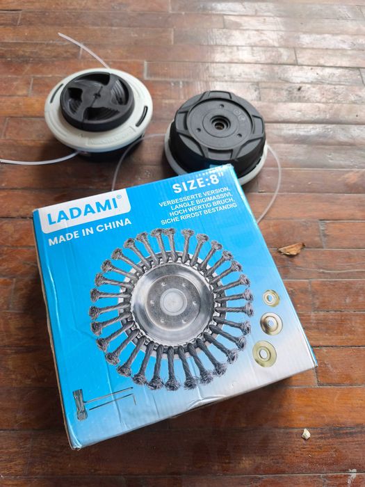 Tamburi și perie motocoasa