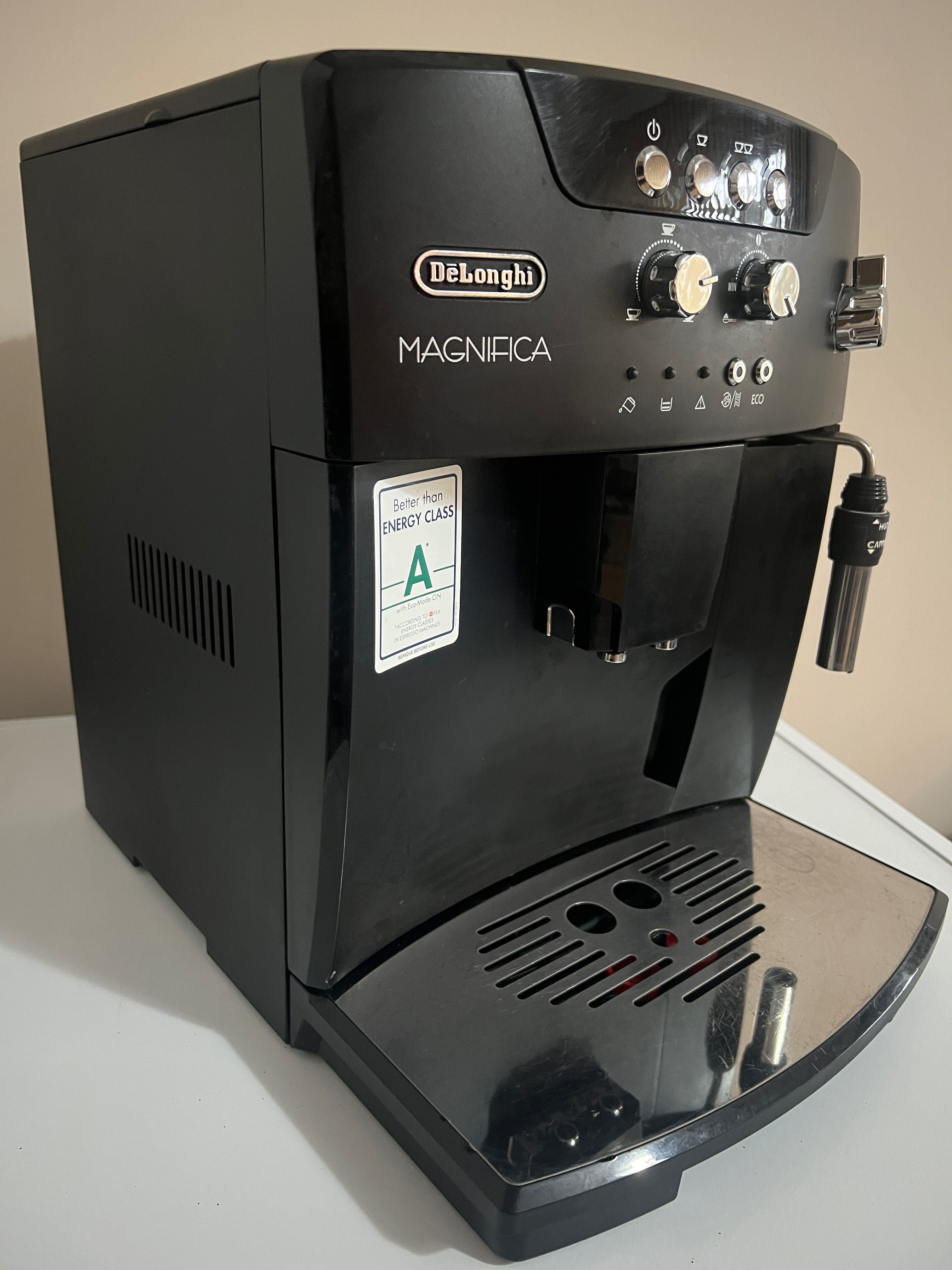 Кафеавтомат DeLonghi MAGNIFICA