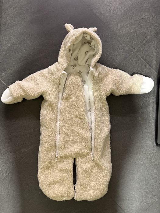 космонавт за бебе