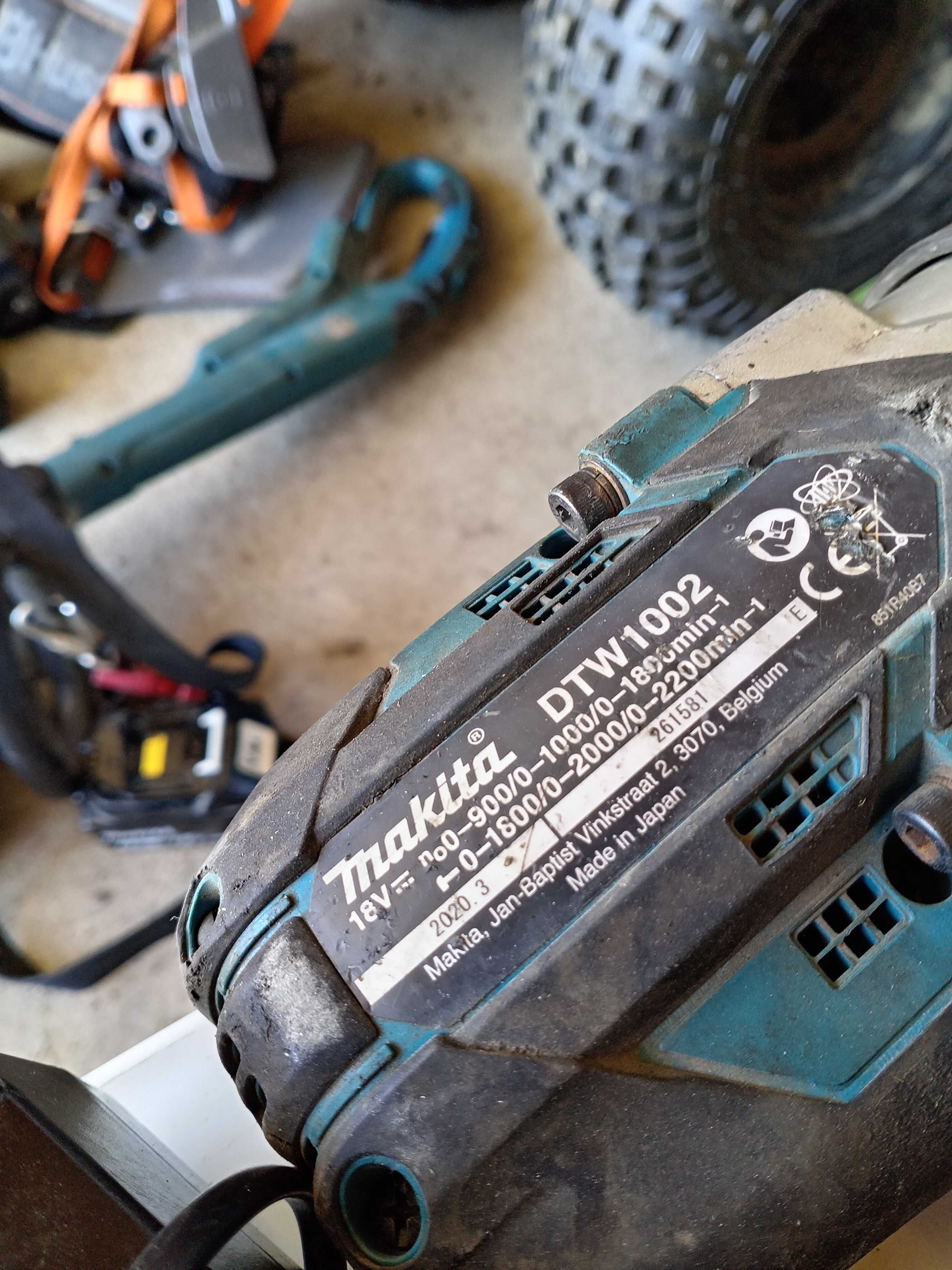 Makita pistoale de impact 1/2 + baterie  + încărcător