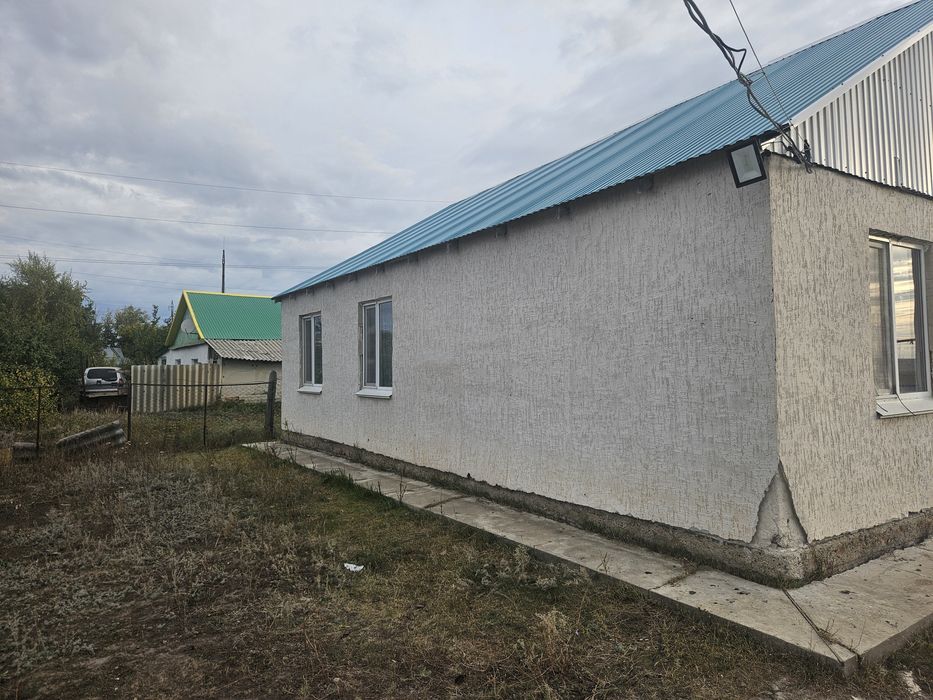 Дара тұрған жер үй сатылады