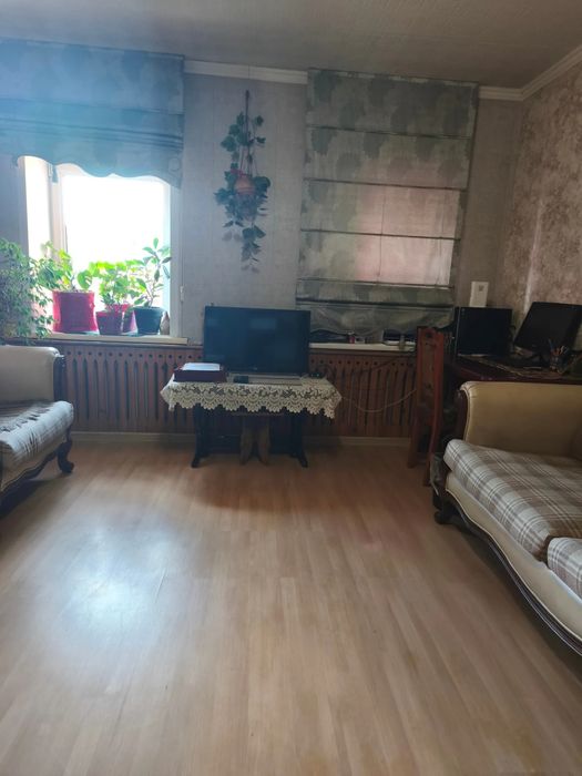 Продаем дом из 5 комнат с зимним садом и гостевым домиком ост.Луговая