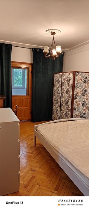 Inchiriez apartament 3 camere decomandate centru-gara Iasi