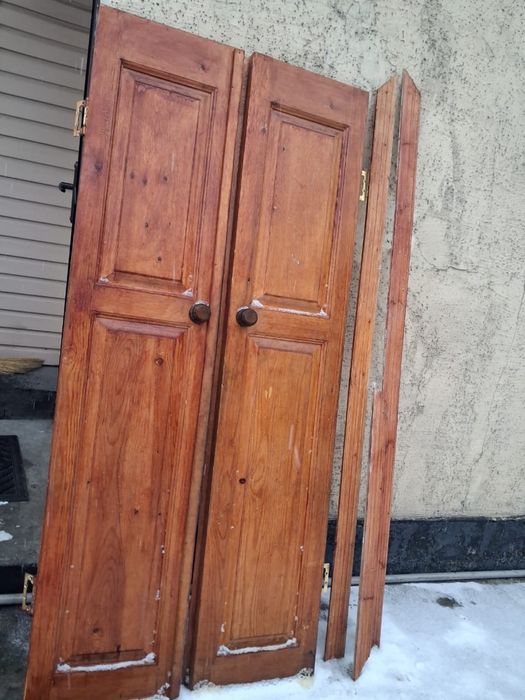 Двухстворчатый дверь