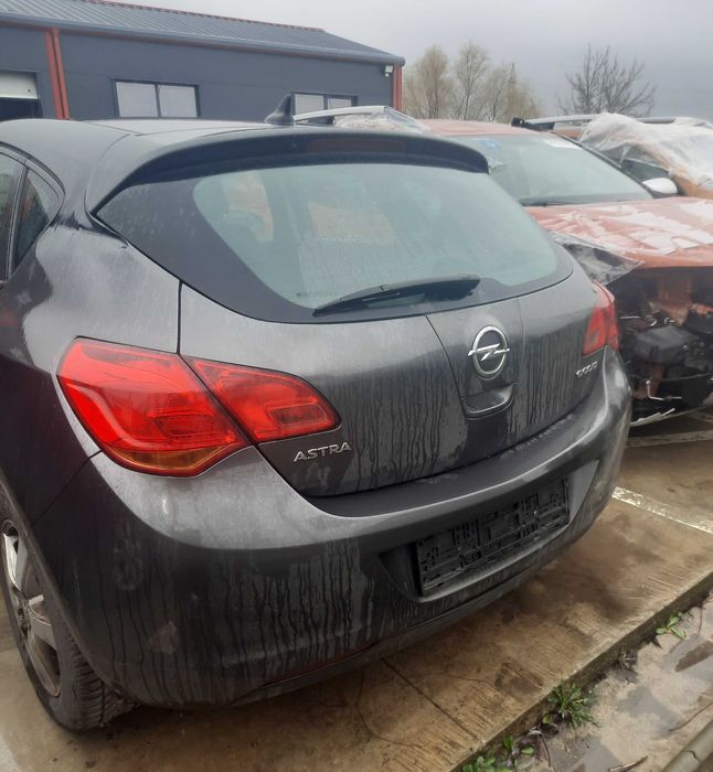 Piese auto Opel Astra J 2012 1.3 1.7 2.0 dci interior exterior