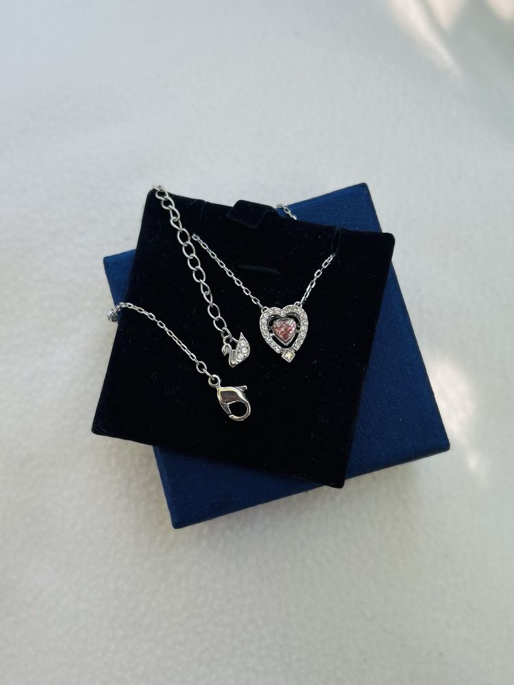 Колие Swarovski сребърно с трептящо сърце
