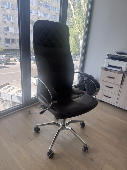 Продаю кресла офисные