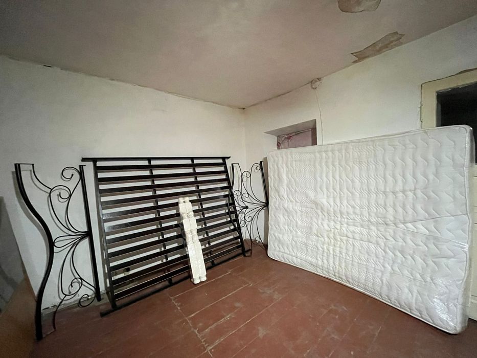 Украинский кровать с ортопедической матрасом, красное дерева