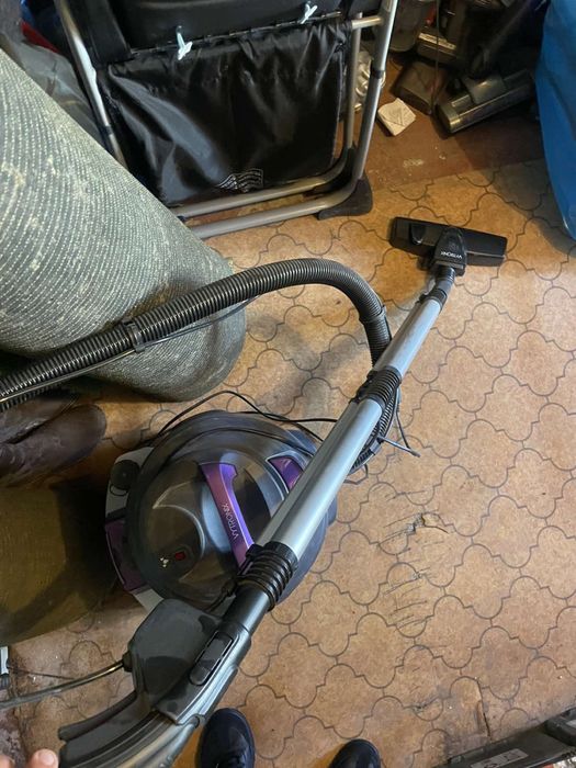 Прахосмукачка Henry