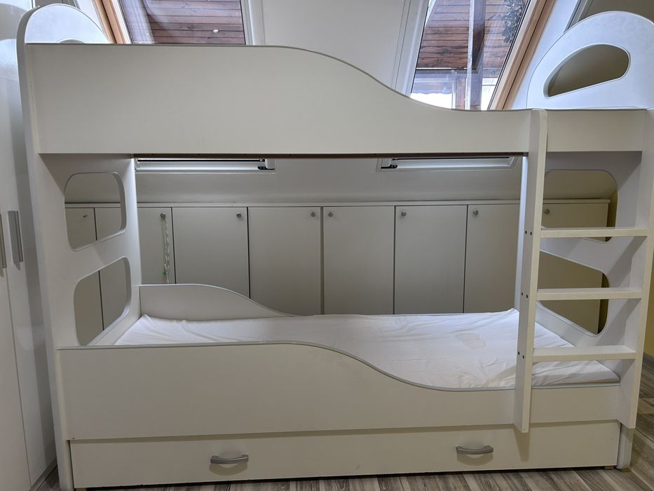 Детско двуетажно легло