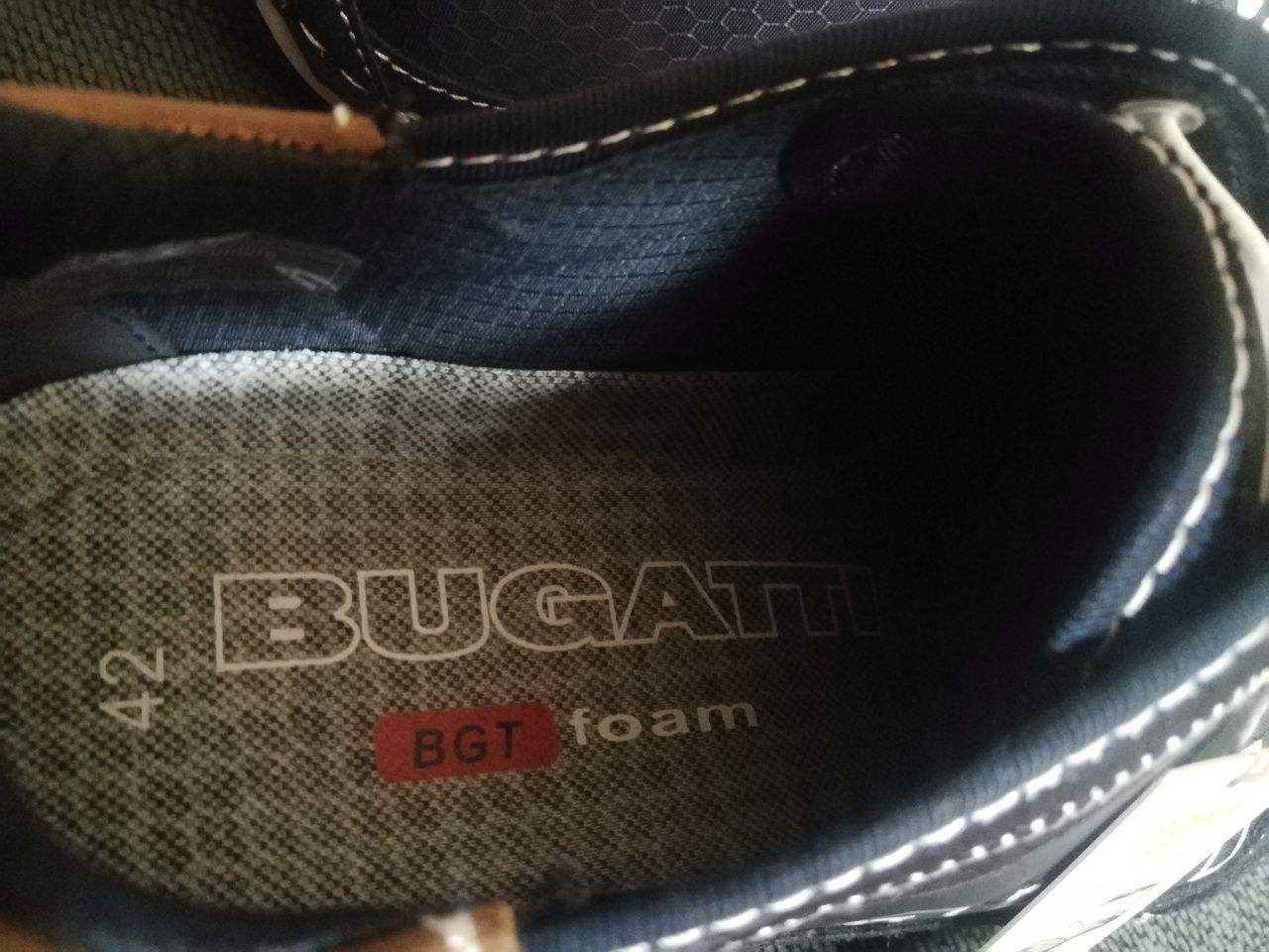 Обувки.  Bugatti
