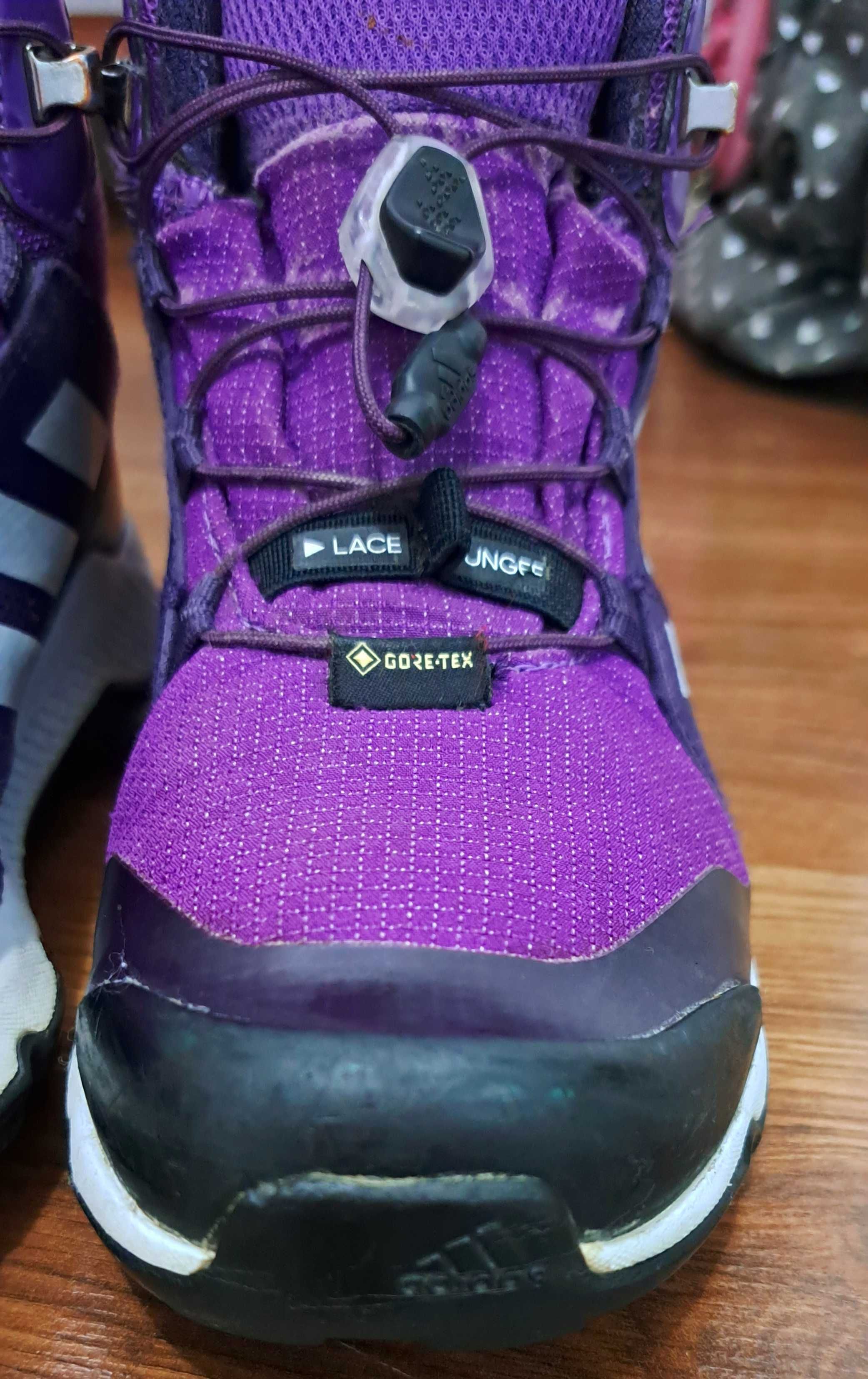 Adidas детски боти-terrex