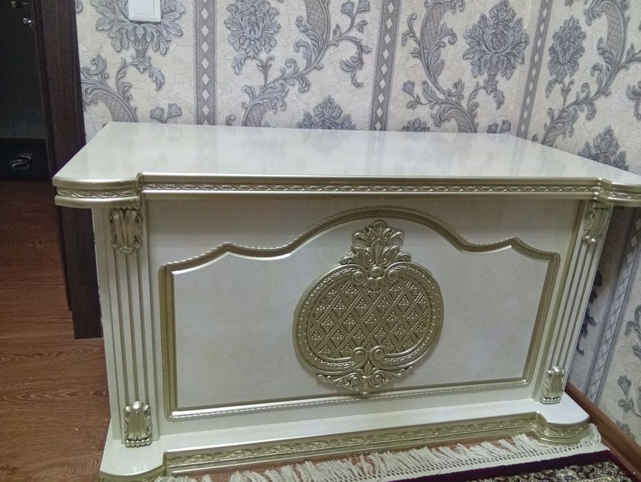 Продаётся сундук багема подставка