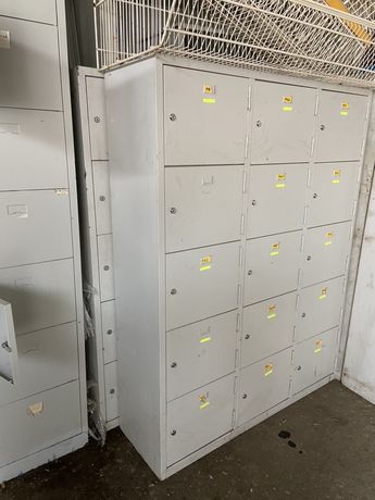 Метален шкаф гардероб за лични вещи 20 секции