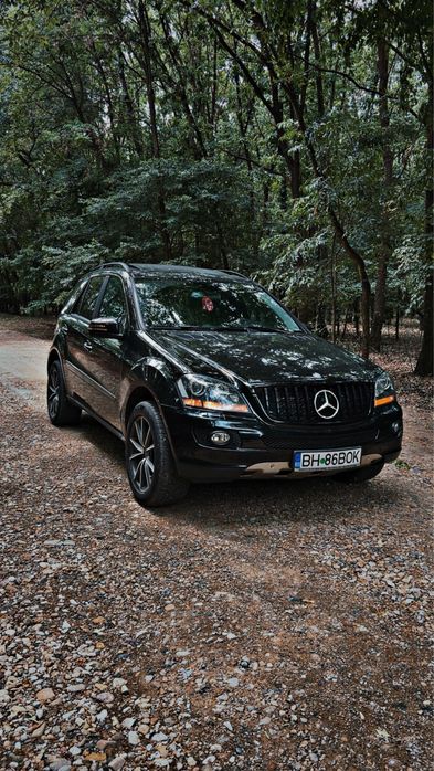Mercedes ML320, Accept și variante