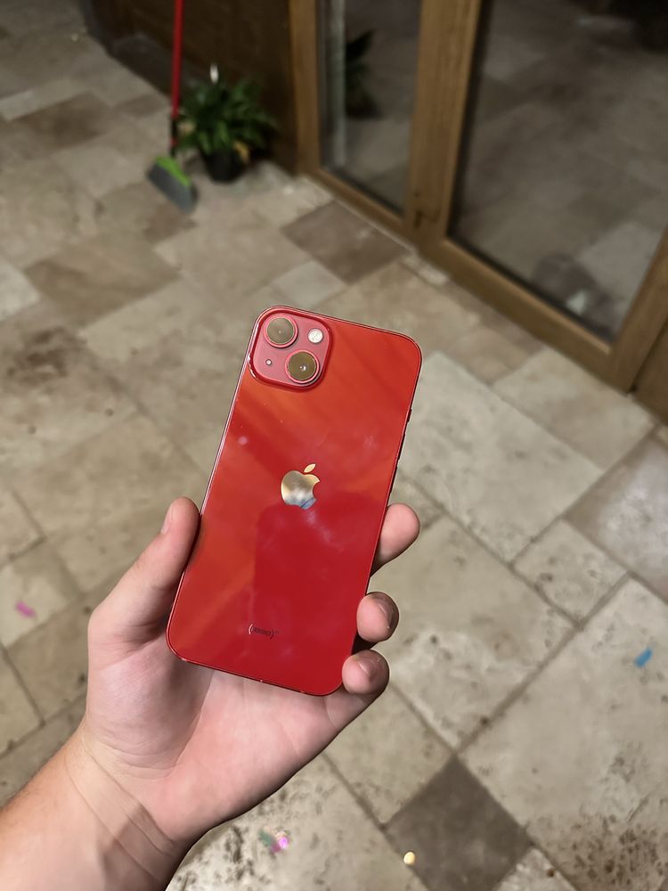 iPhone 13 RED PRODUCT 128 GB 68% Starea Bateriei