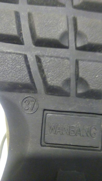 Продам зимние ботинки