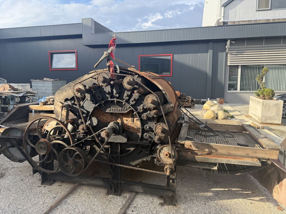 Антикварна текстилна машина Carding Machine (1900–1930 г.)