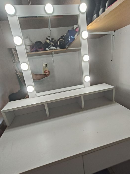 De vânzare masă de make-up