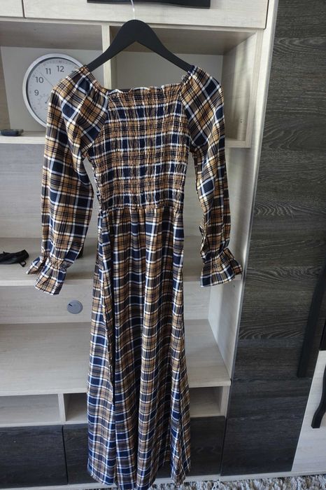 Vand rochii elegante/medii/lungi/midi