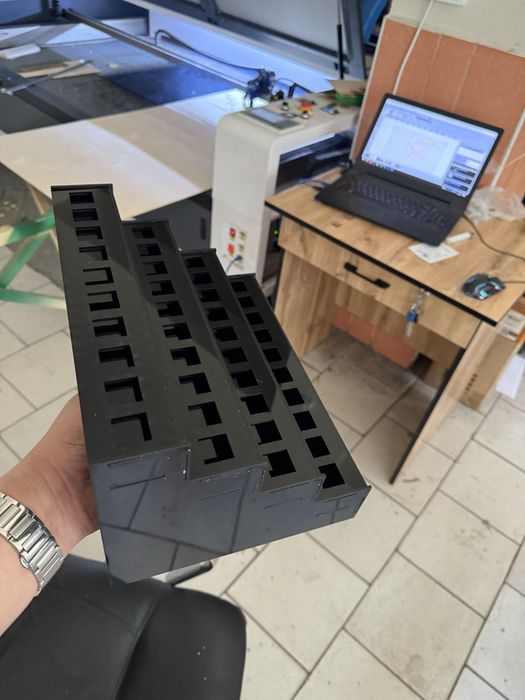 LAZER ROVER UV pechat xizmati-goyangizni shakilga solamiz