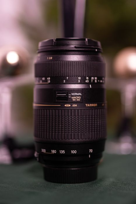 Nikon D5600 cu 3 obiective, doar 900 cadre