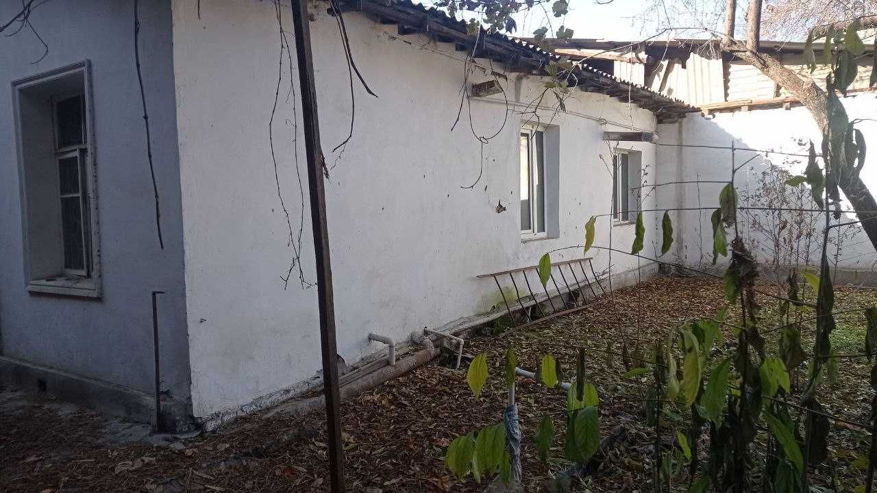 Продается Дом в центре Янгиюля, 4.1 сотки.