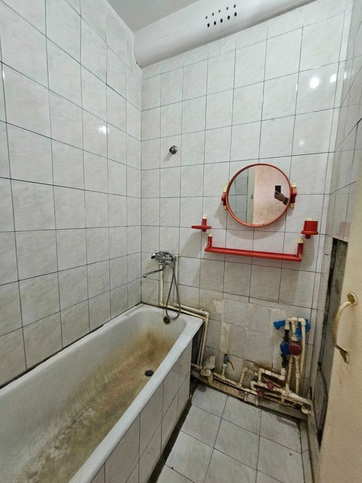 Buxoroda kvartira xonadon uy sotiladi 2 xonali 62m² 3-qavat.