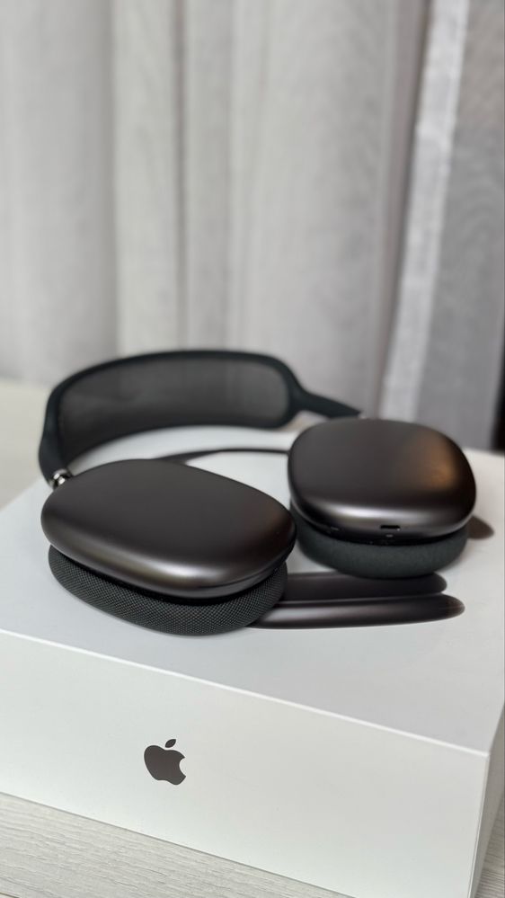 ПРОДАМ airpods MAX