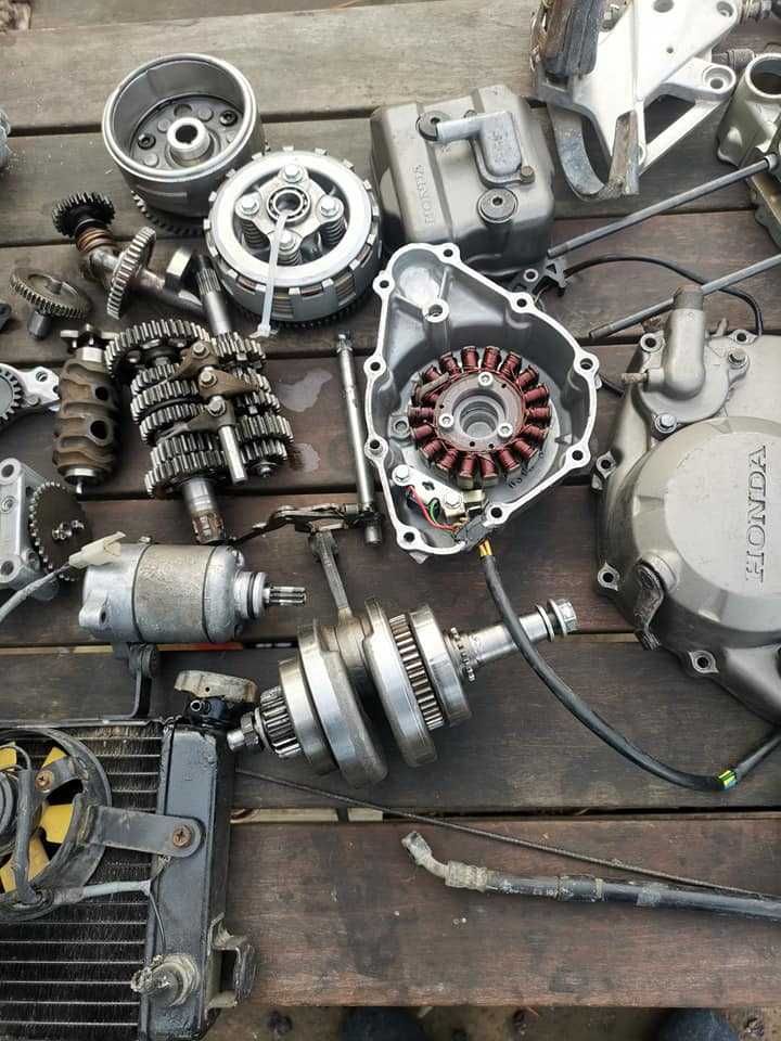 Dezmembrez Honda Cbr 125cc 2005