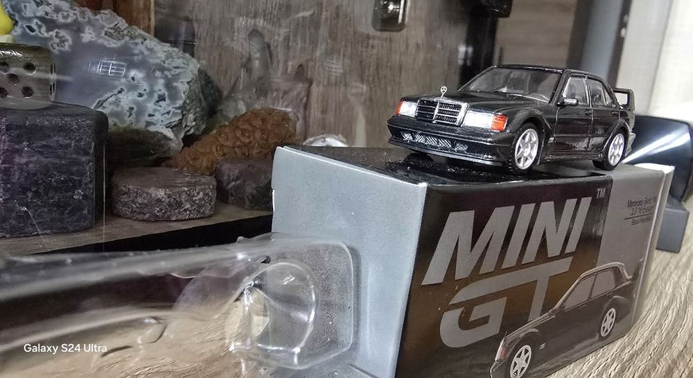 Mini gt minigt Mercedes 190E 2.5-16 Evolution II