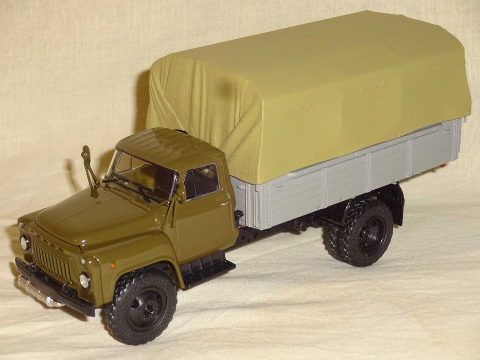 Масштабные модели 1/43 продам.