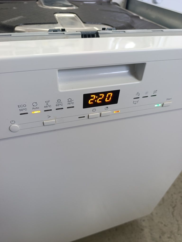 Нов модел Съдомиялна Miele XXL Miele G5000 SCU Active -