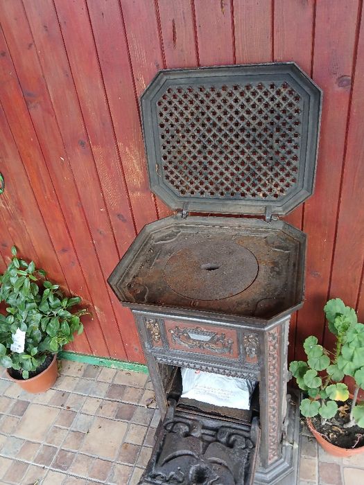 Godin fonta adus din Franta